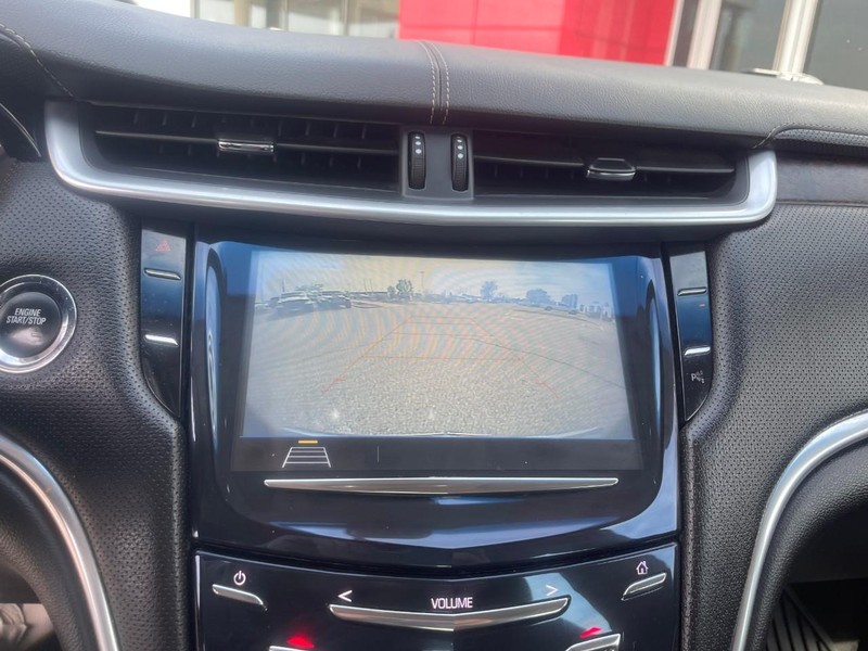 Cadillac XTS Vehicle Image 30