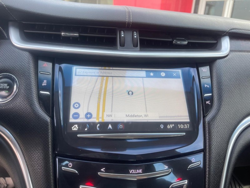 Cadillac XTS Vehicle Image 32