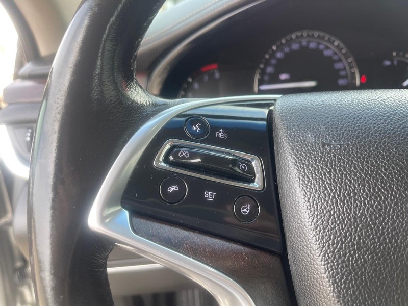 Cadillac XTS Vehicle Image 33