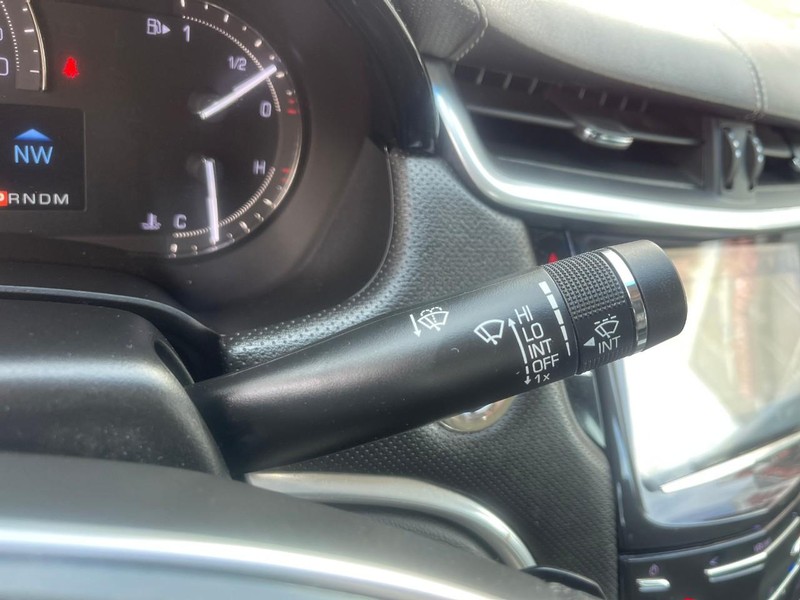 Cadillac XTS Vehicle Image 36