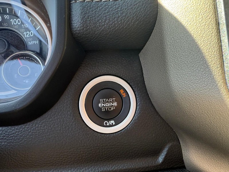 Ram 1500 Vehicle Image 25