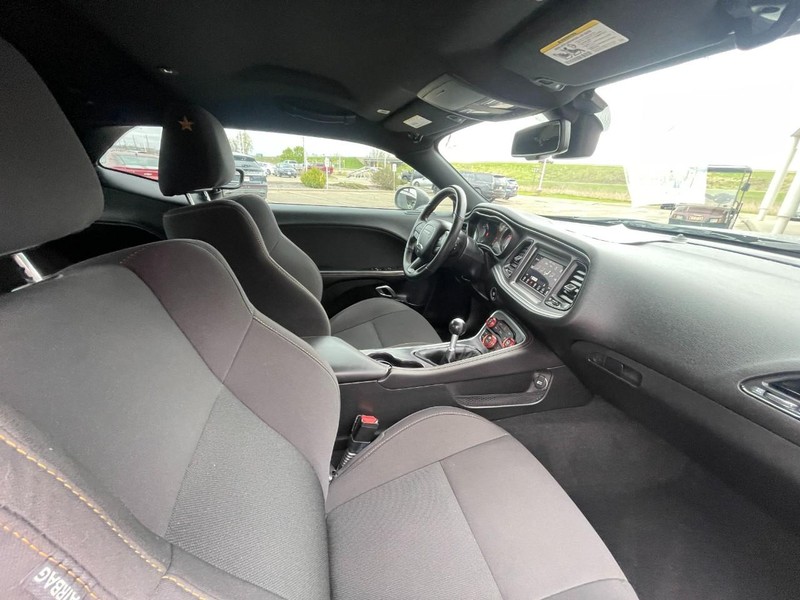 Dodge Challenger Vehicle Image 10