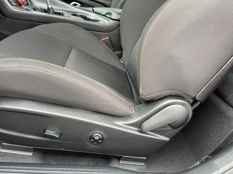 Dodge Challenger Vehicle Image 15