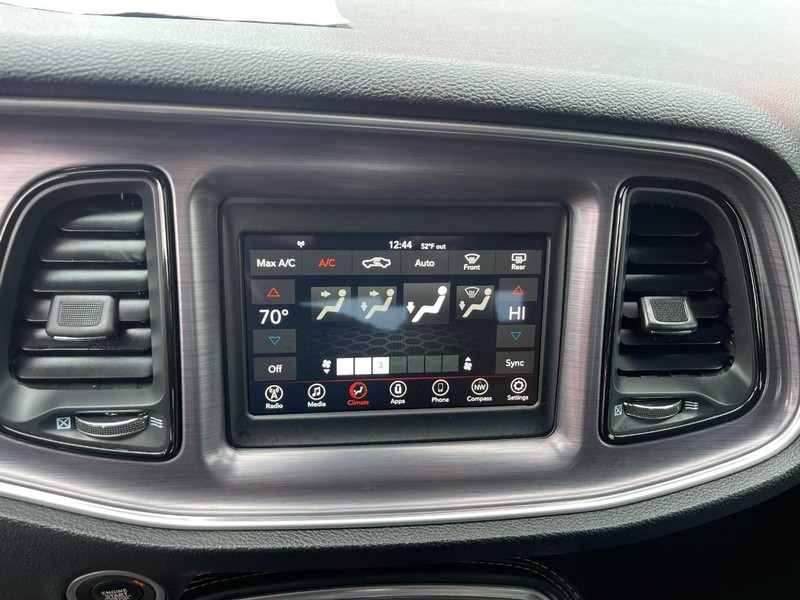 Dodge Challenger Vehicle Image 21