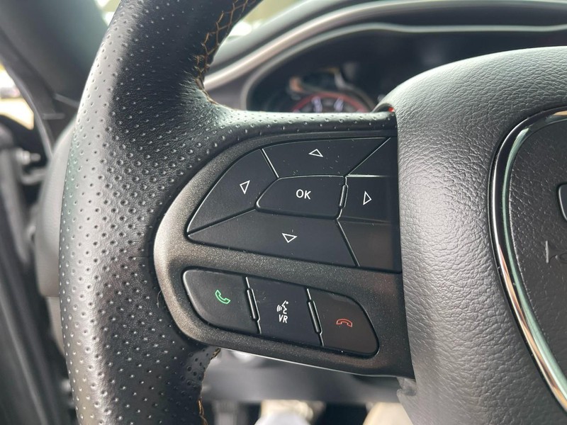 Dodge Challenger Vehicle Image 23