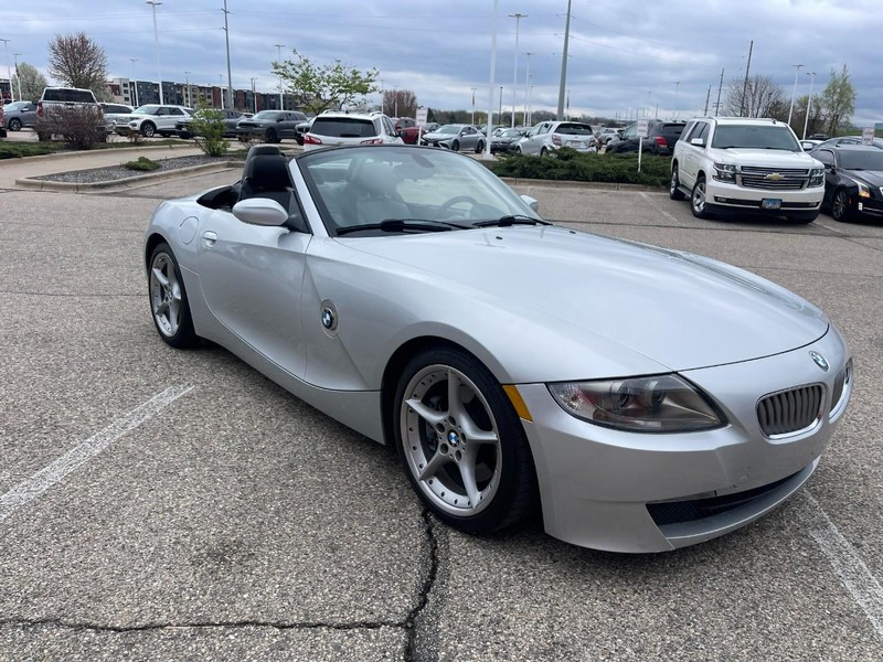 BMW Z4 Vehicle Image 02