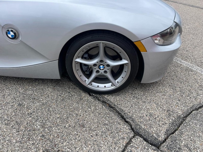 BMW Z4 Vehicle Image 08