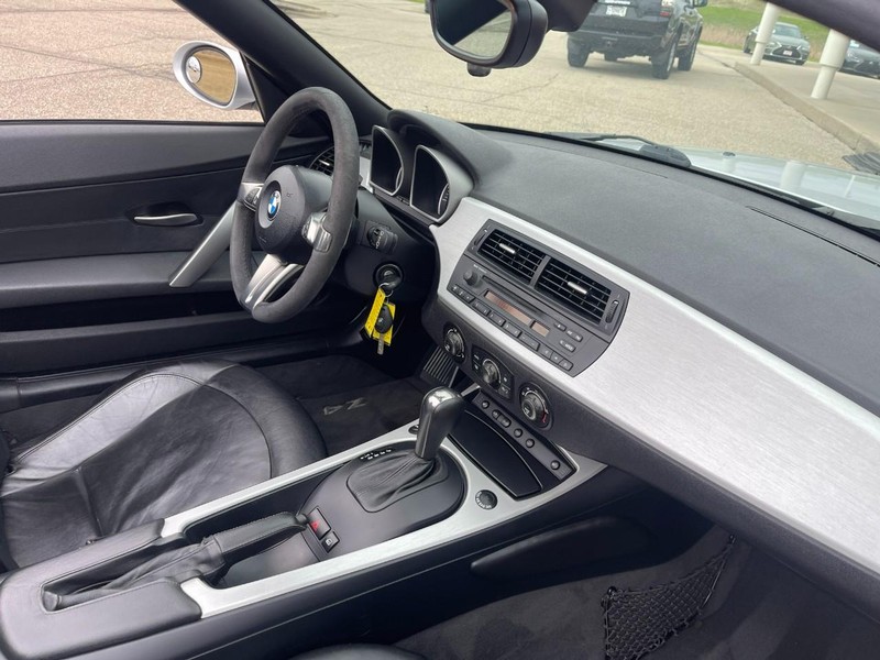 BMW Z4 Vehicle Image 10