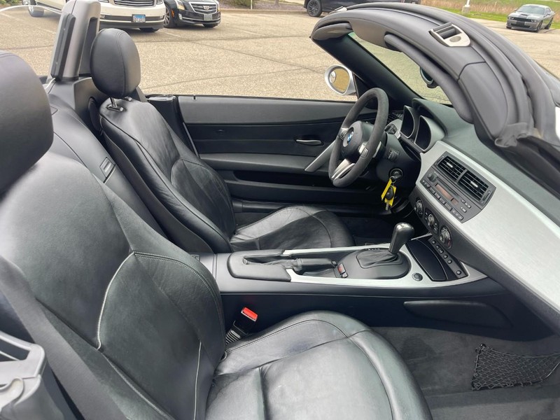 BMW Z4 Vehicle Image 11