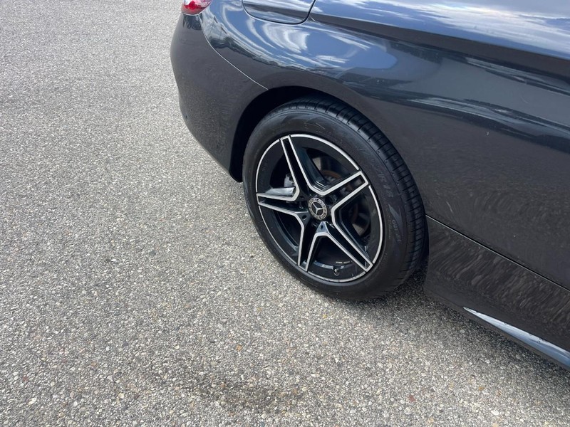 Mercedes-Benz C-Class Vehicle Image 08