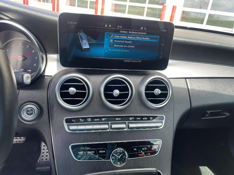 Mercedes-Benz C-Class Vehicle Image 22
