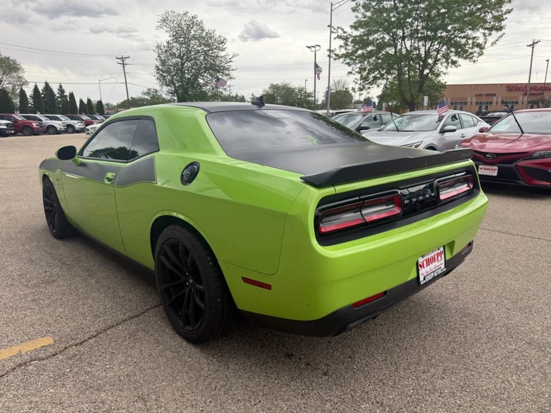 Dodge Challenger Vehicle Image 07