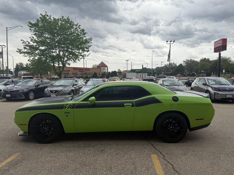 Dodge Challenger Vehicle Image 08