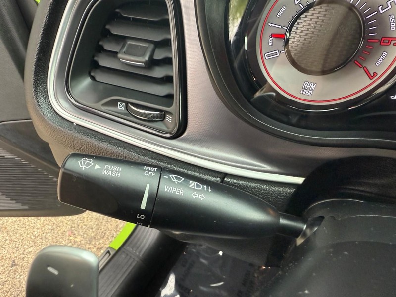 Dodge Challenger Vehicle Image 19
