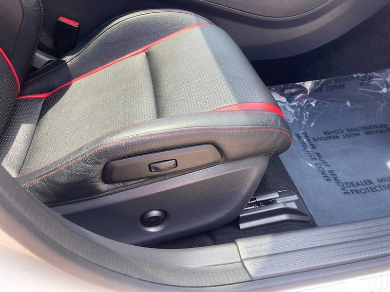 Mercedes-Benz CLA-Class Vehicle Image 13