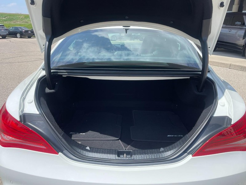 Mercedes-Benz CLA-Class Vehicle Image 19