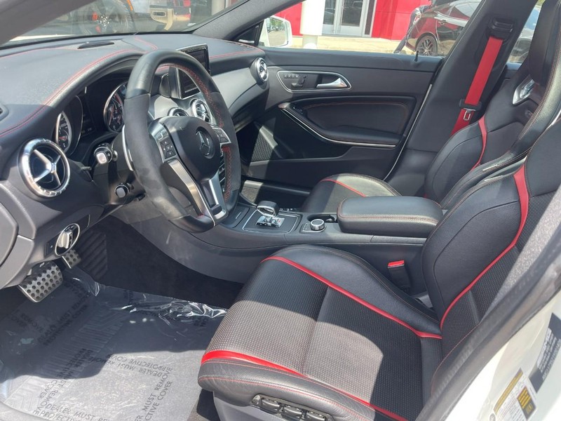 Mercedes-Benz CLA-Class Vehicle Image 22