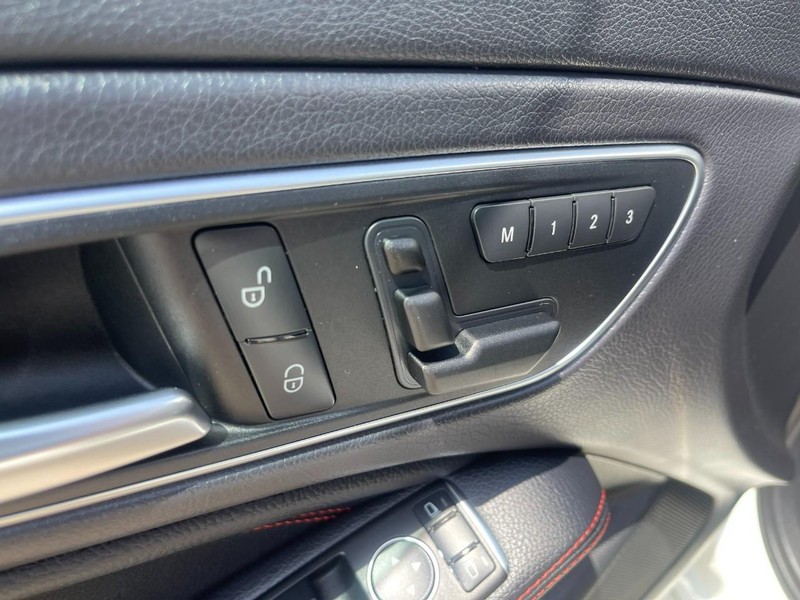 Mercedes-Benz CLA-Class Vehicle Image 25