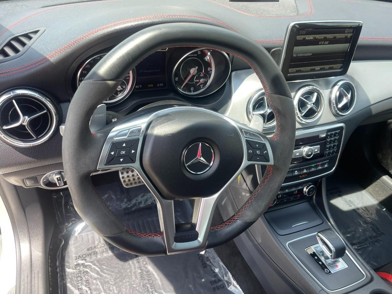 Mercedes-Benz CLA-Class Vehicle Image 28