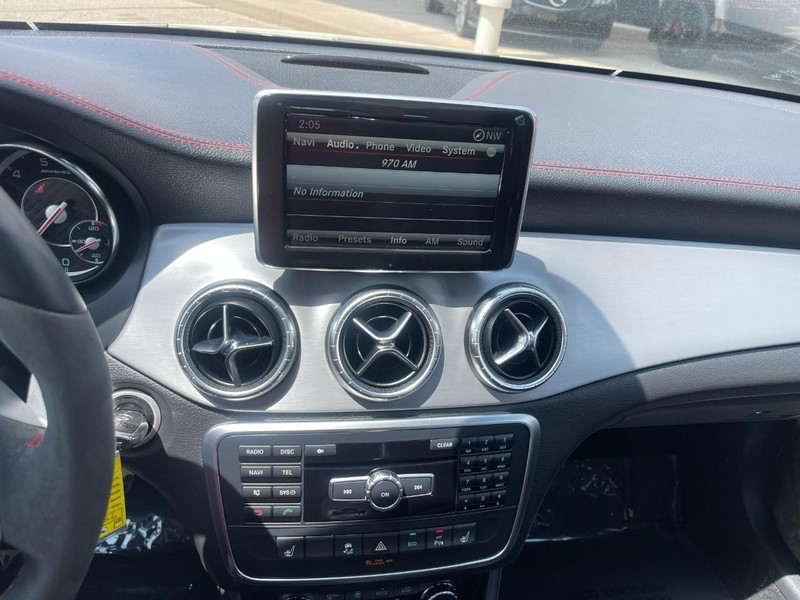 Mercedes-Benz CLA-Class Vehicle Image 30