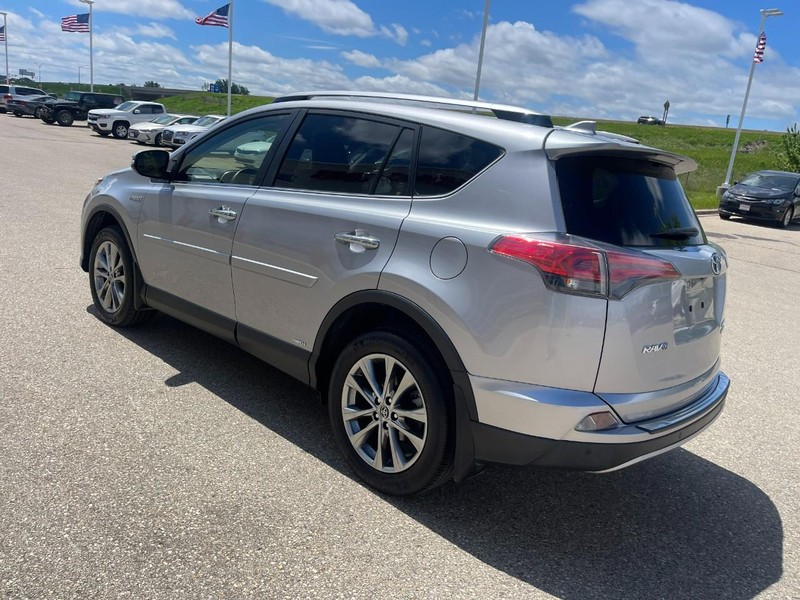 Toyota RAV4 Hybrid Vehicle Image 04