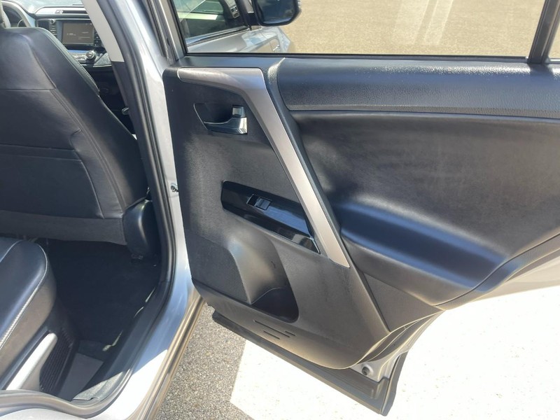 Toyota RAV4 Hybrid Vehicle Image 15