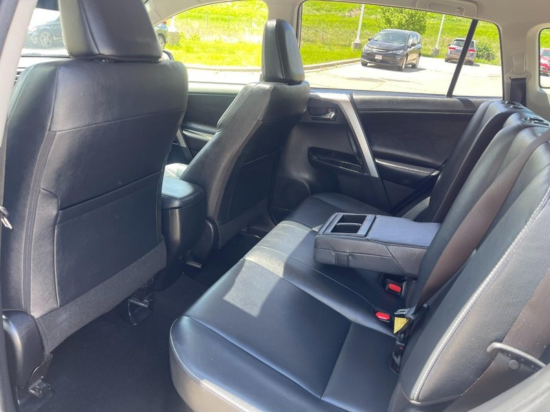 Toyota RAV4 Hybrid Vehicle Image 17