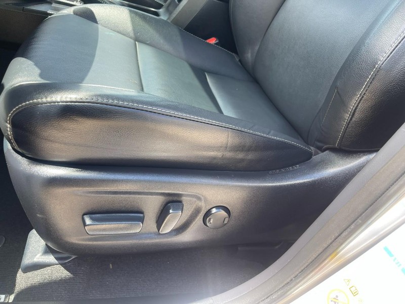 Toyota RAV4 Hybrid Vehicle Image 20
