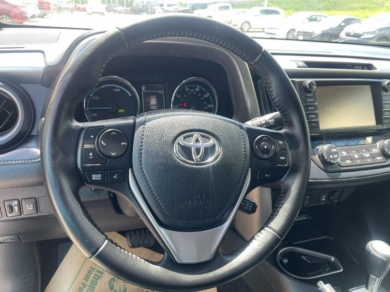 Toyota RAV4 Hybrid Vehicle Image 24