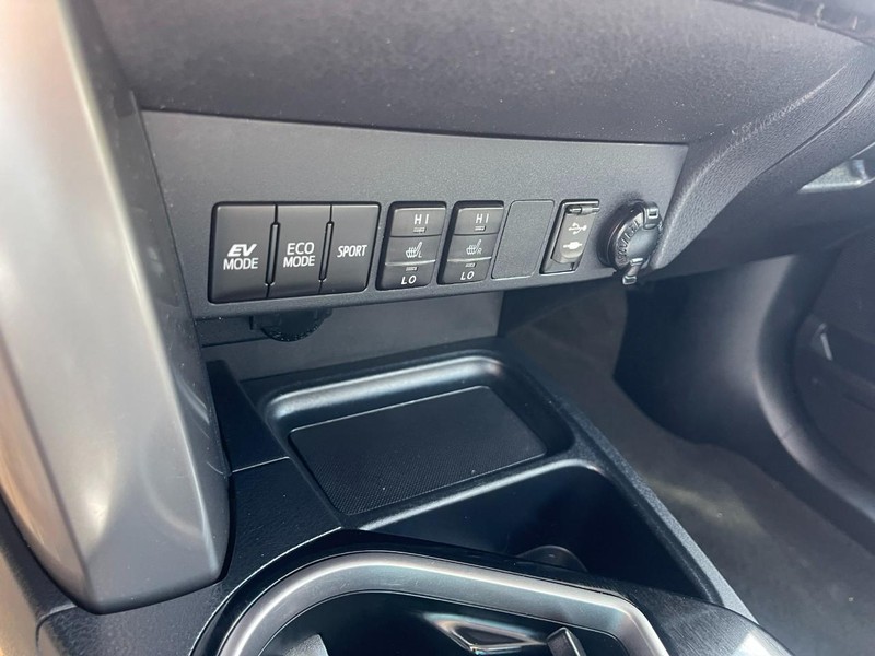Toyota RAV4 Hybrid Vehicle Image 32