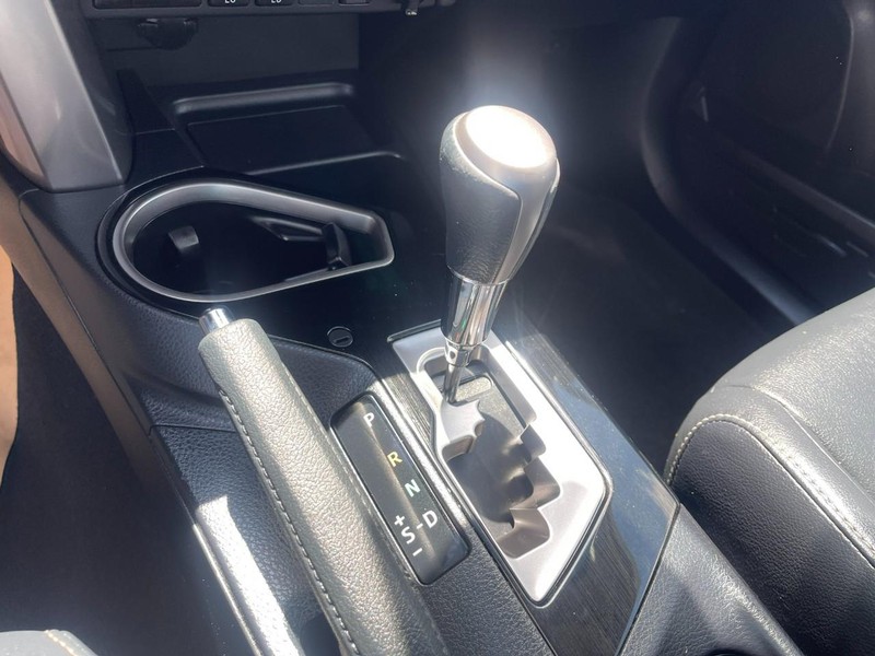 Toyota RAV4 Hybrid Vehicle Image 33