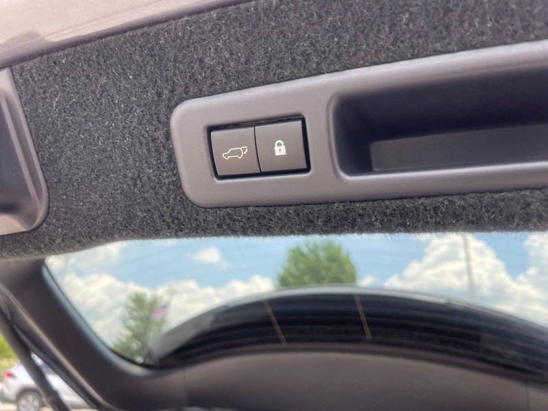 Lexus RX Vehicle Image 17