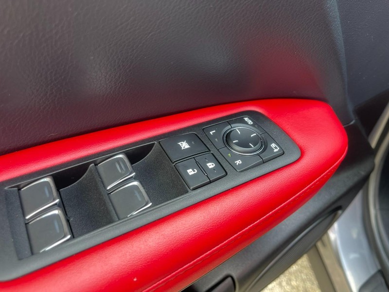 Lexus RX Vehicle Image 24