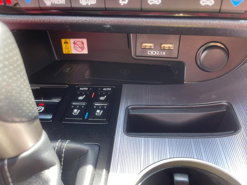 Lexus RX Vehicle Image 35