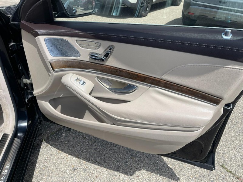 Mercedes-Benz S-Class Vehicle Image 11