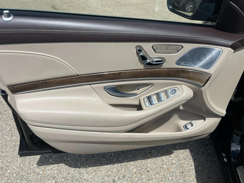 Mercedes-Benz S-Class Vehicle Image 22