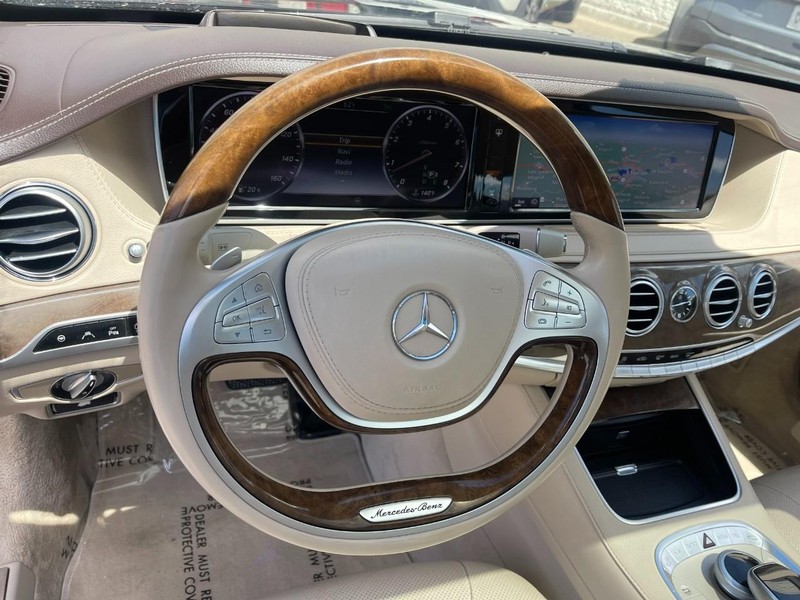 Mercedes-Benz S-Class Vehicle Image 26