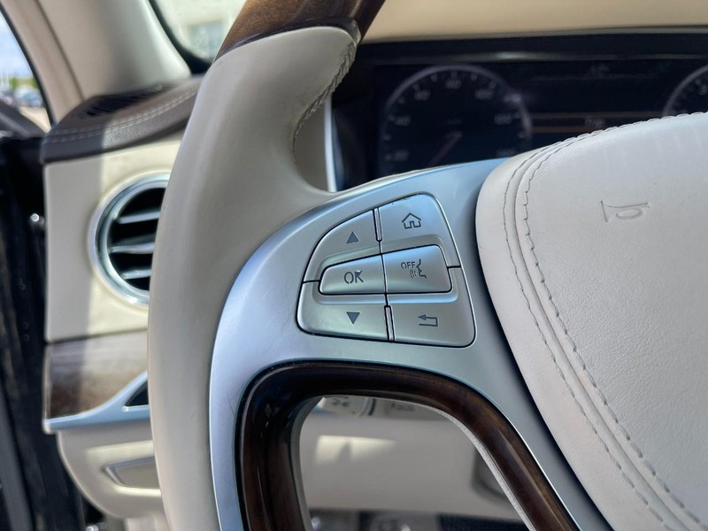 Mercedes-Benz S-Class Vehicle Image 27