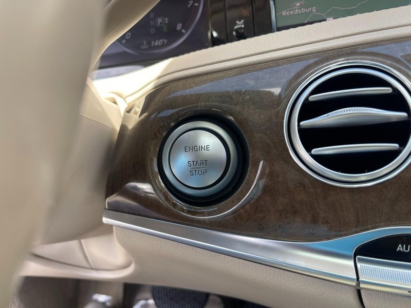 Mercedes-Benz S-Class Vehicle Image 31