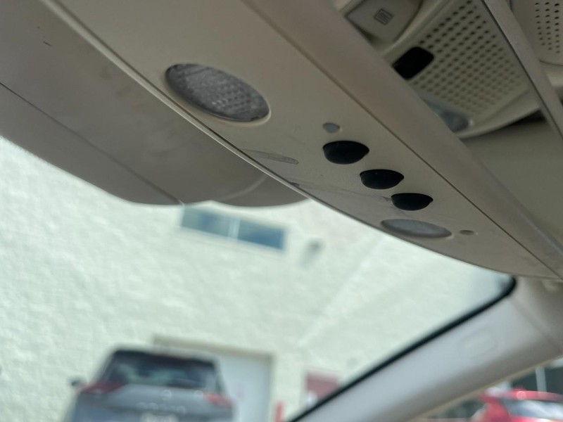 Mercedes-Benz S-Class Vehicle Image 35