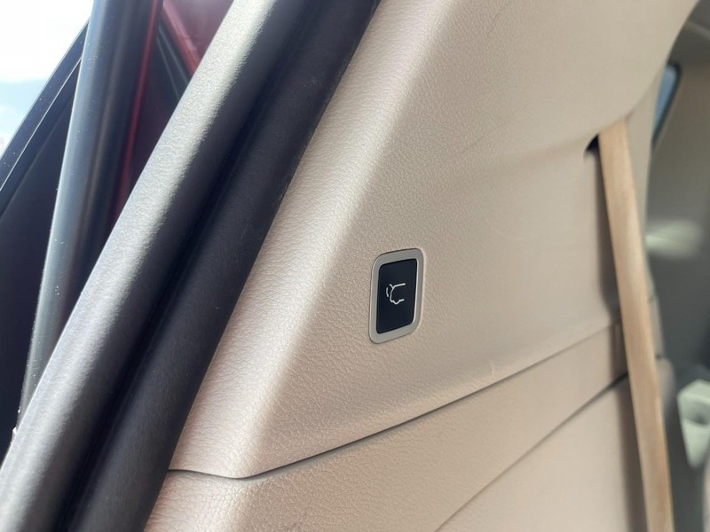 Chrysler Pacifica Vehicle Image 17