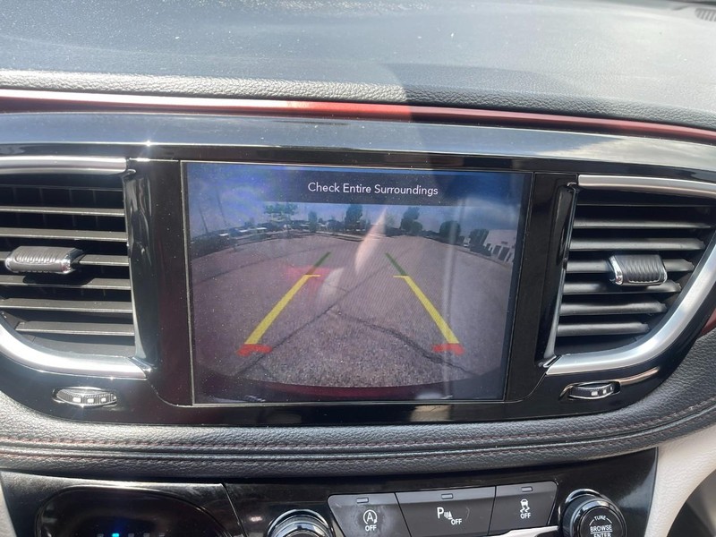 Chrysler Pacifica Vehicle Image 33