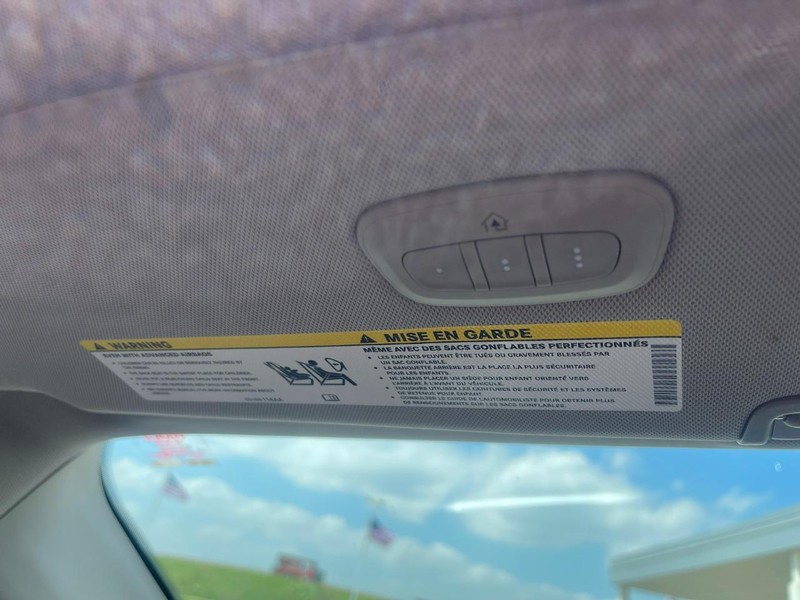 Chrysler Pacifica Vehicle Image 38