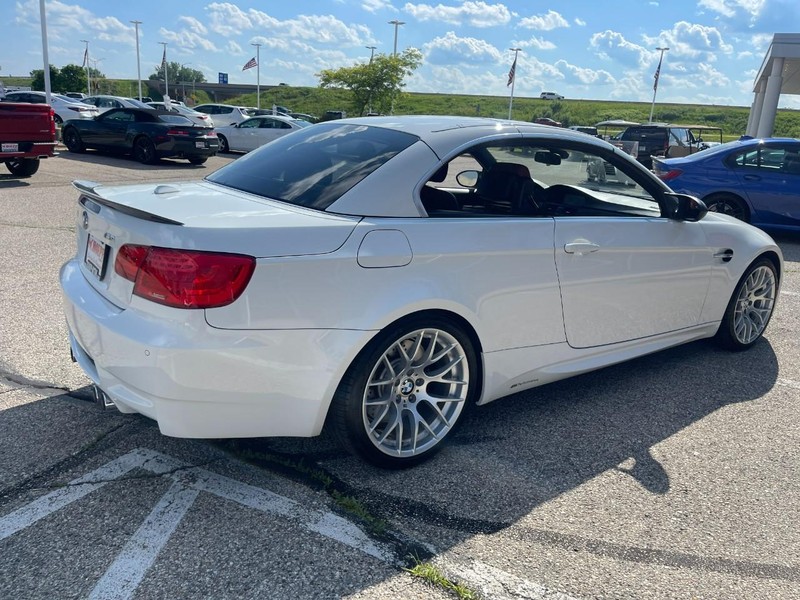 BMW M3 Vehicle Image 37