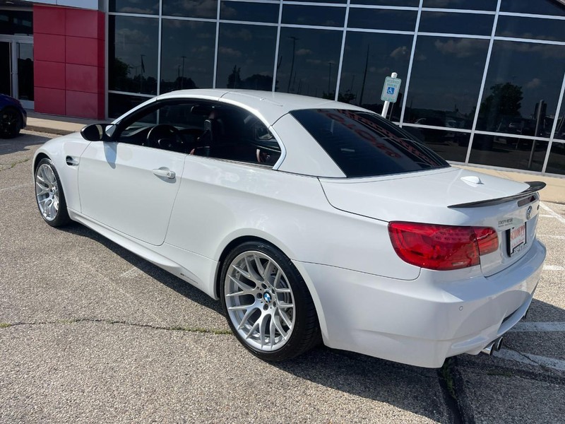 BMW M3 Vehicle Image 38