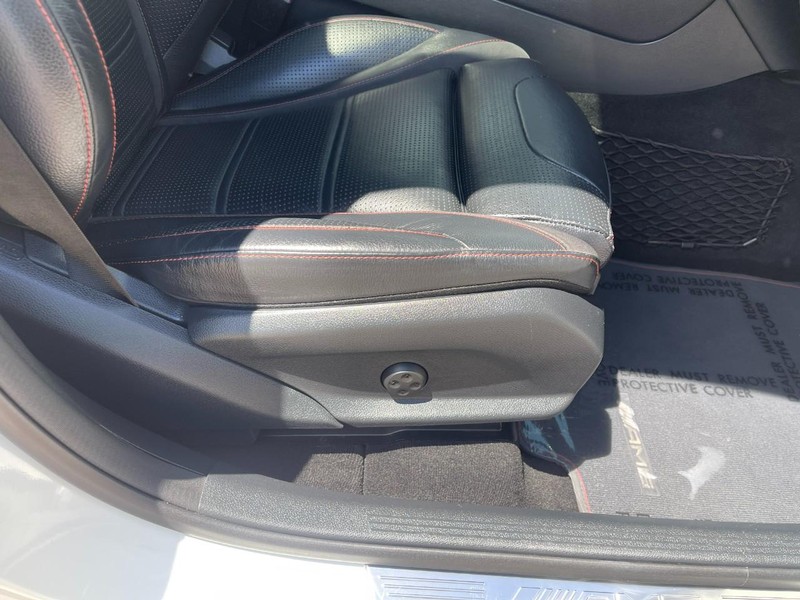 Mercedes-Benz GLC Vehicle Image 13