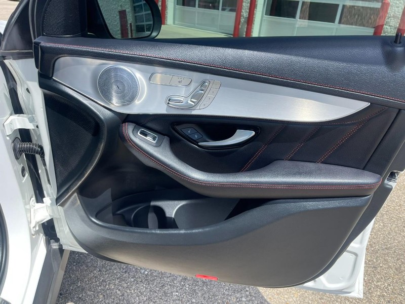 Mercedes-Benz GLC Vehicle Image 14