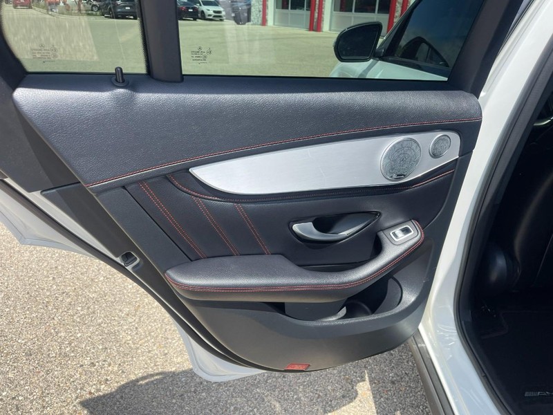 Mercedes-Benz GLC Vehicle Image 23