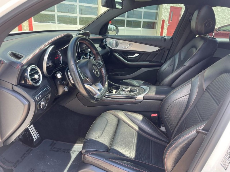 Mercedes-Benz GLC Vehicle Image 24