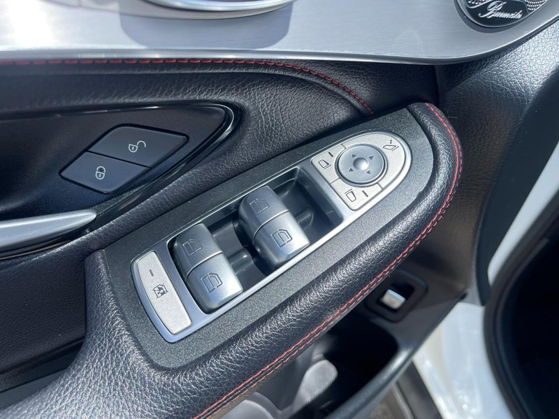 Mercedes-Benz GLC Vehicle Image 28
